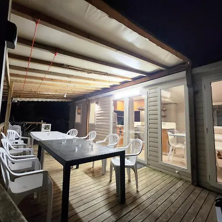 Grande Terrasse & Jardin Prive, Zone Natura 2000 * لات