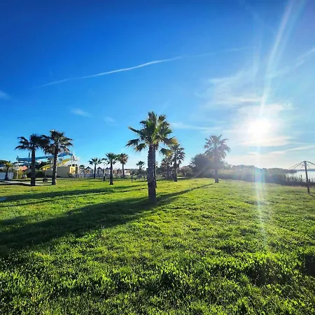 Grande Terrasse & Jardin Prive, Zone Natura 2000 بيت للعطل لات